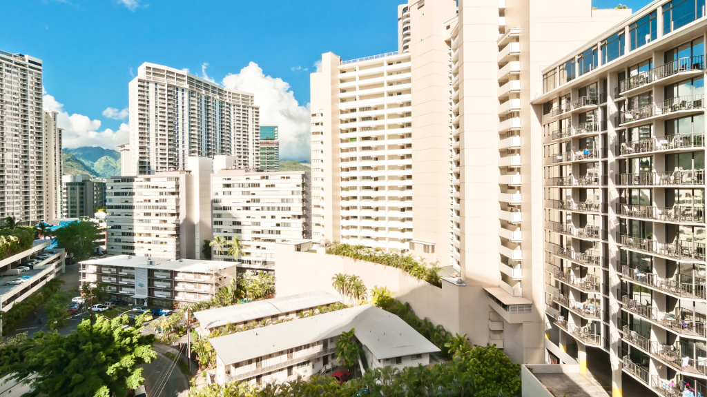 Photo of Urban Honolulu housing units.